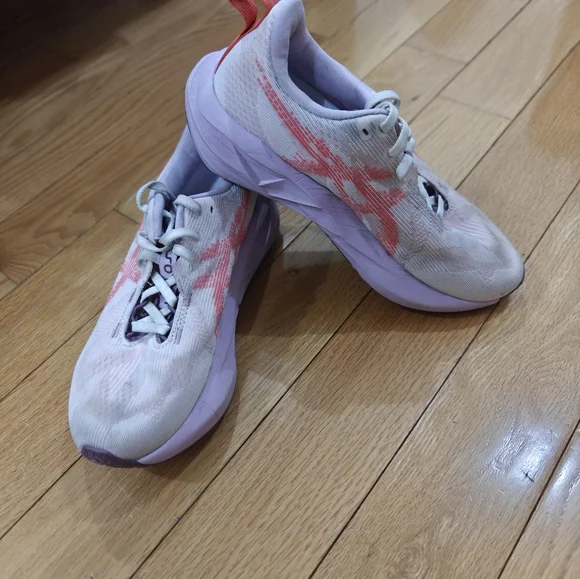 Asics Women Novablast 5 Pink Size 6.5 - Picture 5 of 6